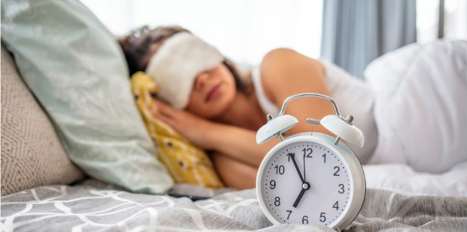 Langkah Harian yang Membantu Tidur Lebih Nyenyak di Malam Hari